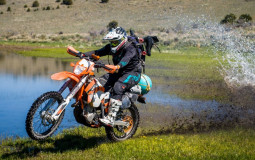 ¿Qué moto se compra alex?