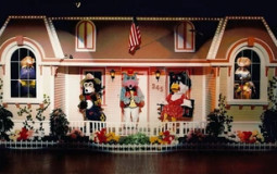 Chuck E. Cheese Stages