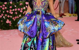 MET GALA OUTFITSS