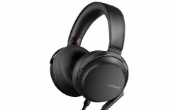 Headphone list