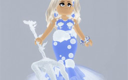 Royale High sets