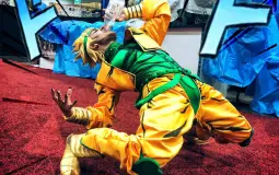 Jojo poses