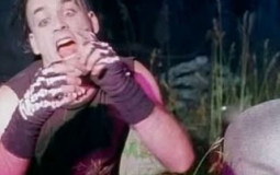 Cringe Michale Graves in Dig up her bones
