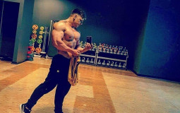 http://www.twitch.tv/bysir_biceps
