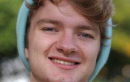 Tom Simons vlogs