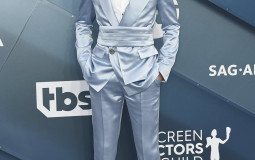 noah schnapp red carpet looks